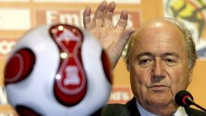 Blatter: "Suspendare pe viata pentru jucatorii violenti"
