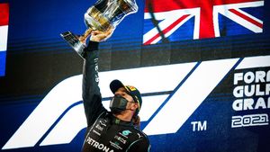 A început sezonul de Formula 1! Lewis Hamilton s-a impus în Bahrain, la capătul unei curse cu multe evenimente