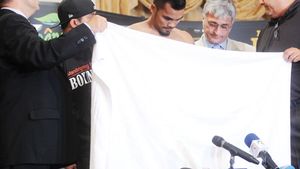 Jos textila!** Talape a încercat să treacă de proba cântarului în pielea goală