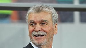 Dinu Gheorghe râde pe sub mustață. Reacția directorului sportiv din Giulești după ce Rapid a scăpat de depunctare