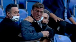 Valeriu Iftime, mesaj pentru Silvian Cristescu: „Să vedem dacă la anul va mai reacționa așa și cu fanii lui FCU pe stadion!" | EXCLUSIV