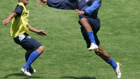 Viteziștii** Nicoliță și Toja