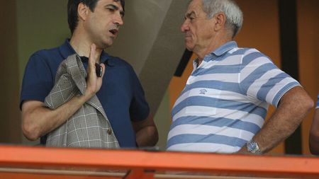 Pițurcă, atacat de Hizo după acțiunea din Spania!** Selecționerul, acuzat că și-a bătut joc de Antal: "L-a luat degeaba" Papp, adus în discuție: "De ce nu mai vine la lot?"