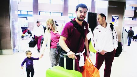 Scene INCREDIBILE la Rapid! Șumudică spre nevasta lui Marius Constantin:** "Ia uite ce g..z roșu ai!"