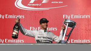 Lewis Hamilton: "Mi-am împlinit un vis din copilărie, este incredibil să fiu triplu campion mondial"