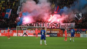 Ce atmosferă de derby pe Arena Națională, la FCSB - FC U Craiova! Roș-albaștrii, „ofensivi” la adresa rivalilor din Bănie: „Sunteți așa mititei...” | FOTO