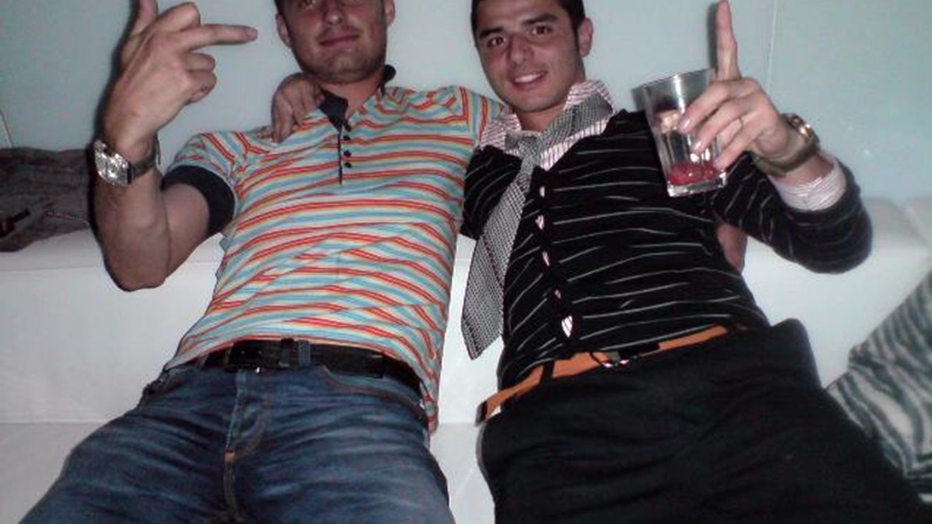 Detectivi pe urmele câinilor!** "Nu pot și eu să mă distrez?"