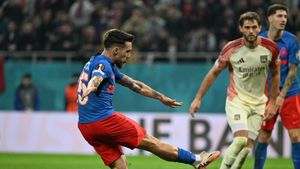 Gigi Becali tot vrea să-l dea afară de la FCSB pe Alex Băluță: „Știți de ce?”