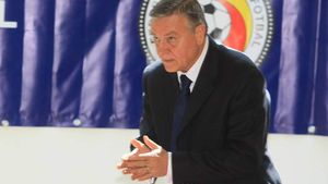 Sandu:** "Hagi a avut ghinion, pentru că a preluat echipe din mers!" De ce nu a fost contactat Dan Petrescu: