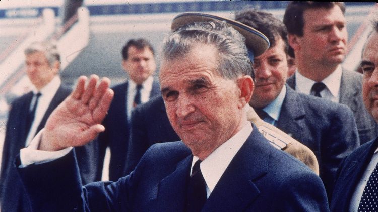 Creația lui Nicolae Ceaușescu se vinde! Orașul colonie industrială din România a scos la licitație stadionul și peste 30.000 mp