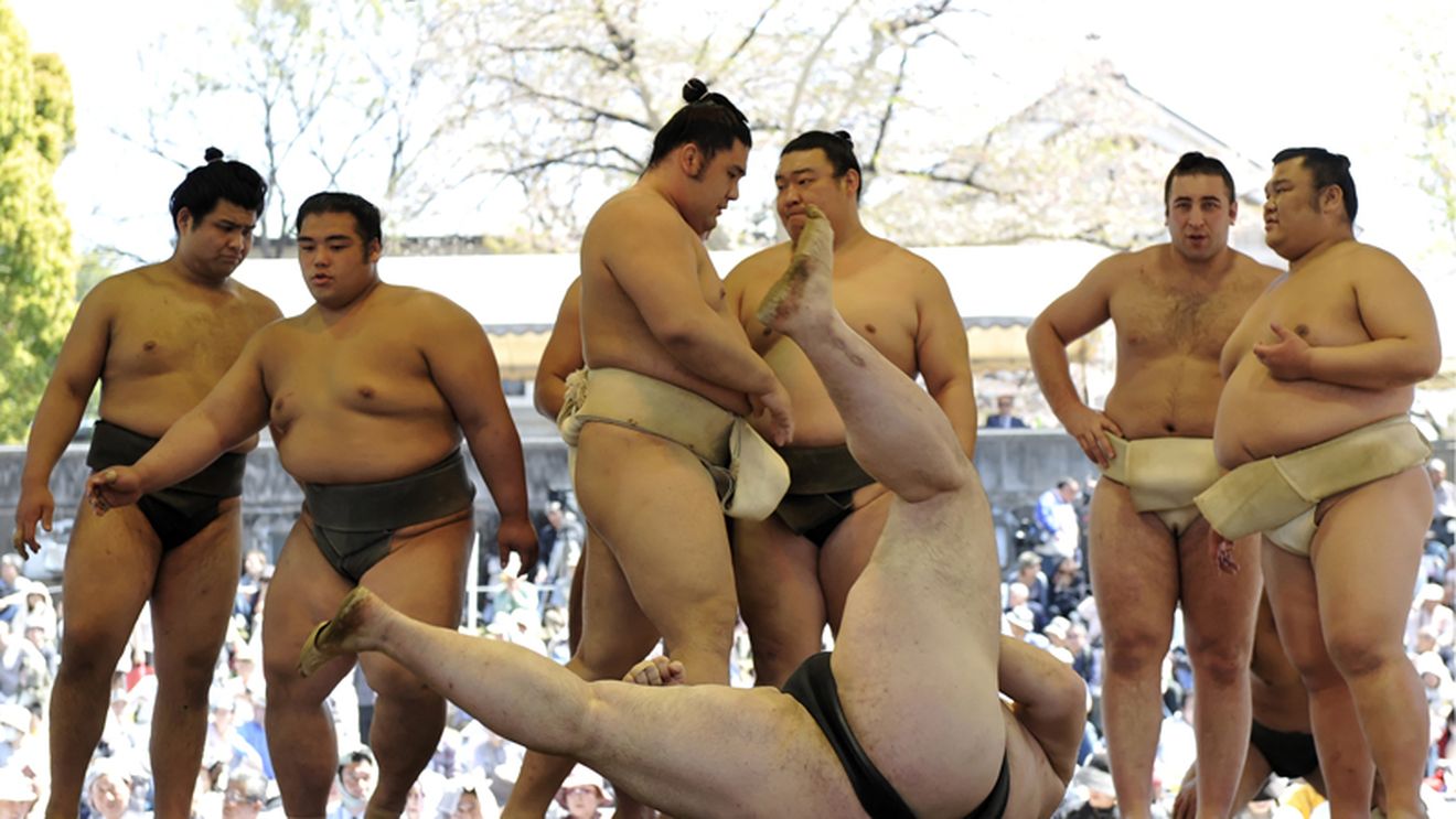 Sumo, un sport care poate ucide