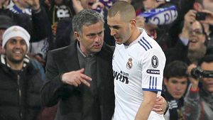 Benzema sau Higuain + 28 de milioane de euro! Ce echipă va fi fericită să audă oferta lui "Mou"!** Ar putea fi transferul verii pentru Real Madrid