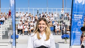 Imagini cu Simona Halep foarte bucuroasă! Sărbătoare cu mulți invitați la petrecerea lui Patrick Mouratoglou | GALERIE FOTO