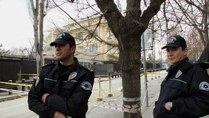 Cinci suporteri turci arestați după decesul unui fan sârb la un meci de baschet