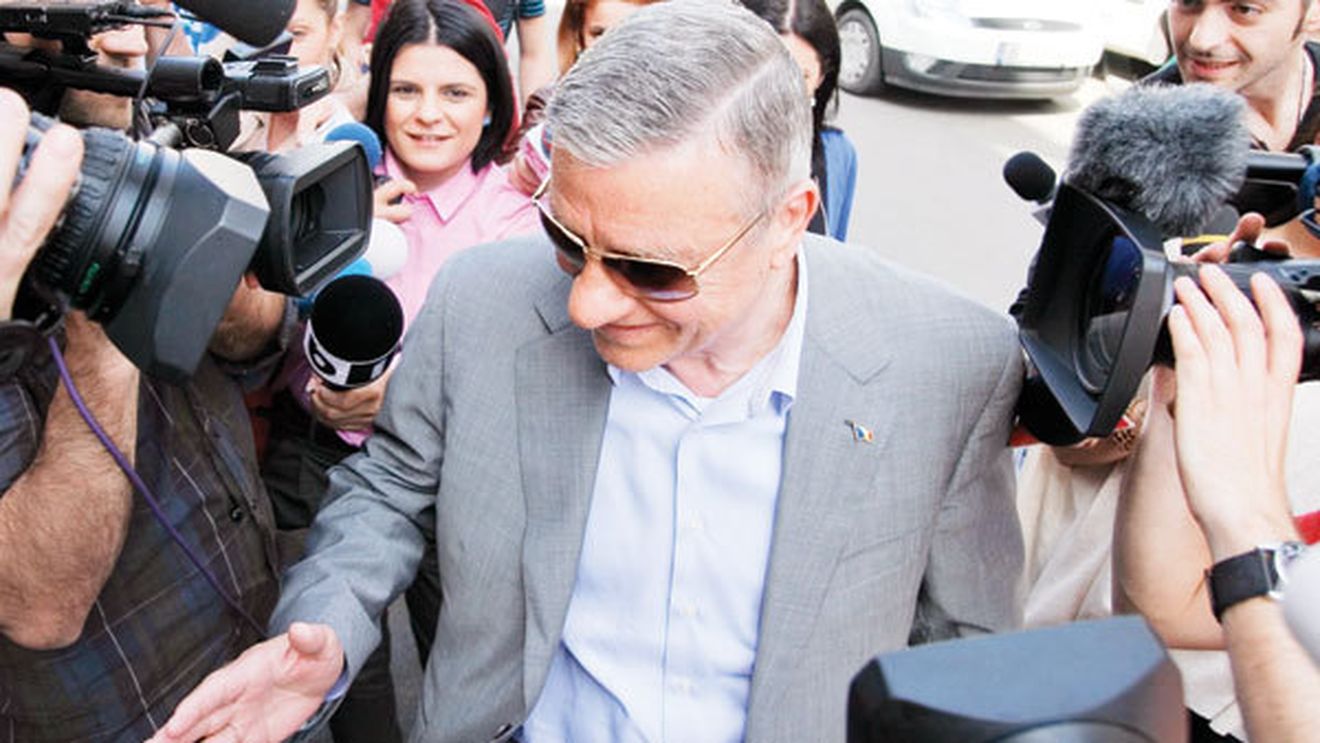 Sechestru pe case!** DNA le dă din nou frisoane lui Mircea Sandu și Dumitru Dragomir, din cauza dezafilierii Științei