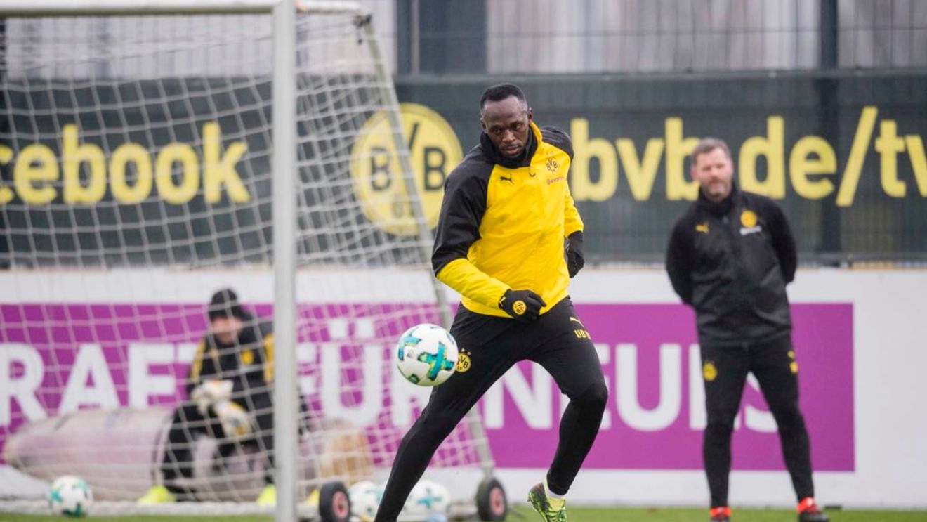 Bolt a prins curaj după ce s-a antrenat cu Dortmund: "Mă văd jucând cel mult patru ani. Vreau să fiu bun" Jamaicanul a surprins la sesiunile de pregătire, iar antrenorul Borussiei i-a răspuns imediat