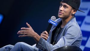 Neymar oferă o nouă mostră de tupeu de puștan: "Eu, metrosexual?" Continuarea i-a lăsat fără replică pe jurnaliștii spanioli