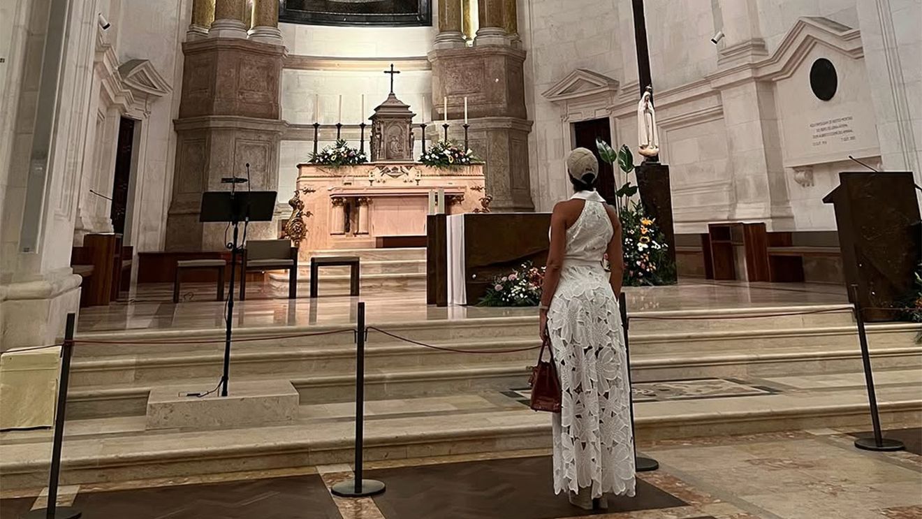 „Indecento!”. Imaginile cu Georgina Rodriguez la biserică au declanşat un tsunami de comentarii negative