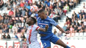 Primul transfer pe care Dinamo București îl negociază în această vară: Leandro Morante, un fundaș central din a treia ligă din Franța! E dorit și de două cluburi din Ligue 1 | EXCLUSIV