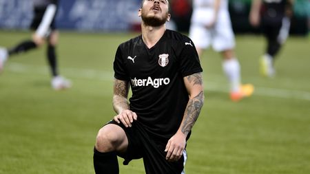 Reacția lui Alibec după ce Iordănescu l-a "uitat" în momentul selecției. Ce a declarat atacantul. Șumudică: "Normal că era afectat, am vorbit cu el!"