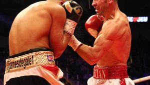 Bute a arătat că a trecut peste șocul suferit cu Froch, dar s-ar putea să fie prea târziu. "Poate continua la vârf, dar e greu să mai recucerească titlul mondial." Reacția lui Doroftei