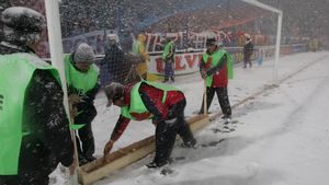 Argăseală cheamă ajutoare**: "Toată lumea trebuie să deszăpezească"