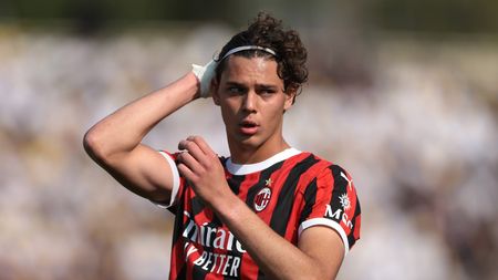 Românul Duțu a primit cea mai mică notă după Liverpool – AC Milan 2-4. Ce gafă a făcut tânărul fundaș