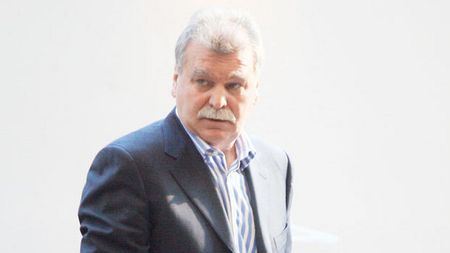 Dinu Gheorghe îi ia apărarea lui Coman:** "Nu e normal cum s-au comportat fanii cu el!"