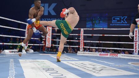 Meci mare făcut de un român. Sebastian Ciobanu, învins la puncte de Gokhan Saki, în gala de la Dubai