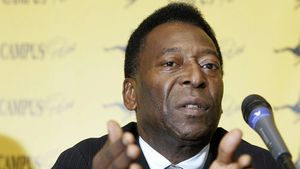 Pele: "Ronaldo ar trebui să-și onoreze contractul cu Manchester"
