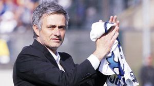 Mourinho semnează duminică!