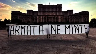 ”Armata ne minte”, campania amplă a fanilor Stelei, prin care se cer răspunsuri și obținerea dreptului de promovare din Liga 2 în SuperLiga. Mesajul, afișat în București și în alte orașe