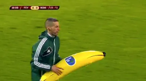 Meciul Feyenoord – AS Roma a fost întrerupt după ce fanii olandezi au aruncat cu banane gonflabile pe teren