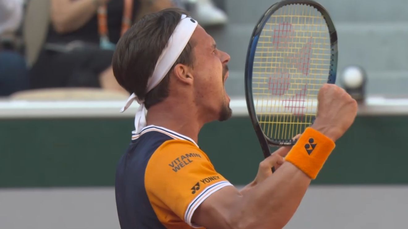 Încă o „bombă" la Roland Garros! Elevul lui Darren Cahill, eliminat în turul secund de numărul 79 ATP după un thriller de cinci ore și jumătate