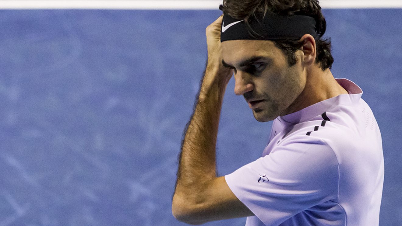 Federer pierde set, dar se califică în semifinalele turneului de acasă | FOTO