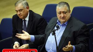 Lui Iancu "i se rupe"**: "Persona non-grata e cel care îl regulează pe Sandu, care îl mângâie de la spate"