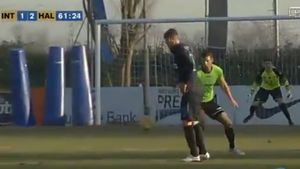 VIDEO | Pușcaș, primul gol pentru echipa mare a lui Inter. A driblat doi adversari și i-a trimis printre picioare lui Brănescu: "Mă uit la fiecare vârf al echipei și încerc să iau ce e mai bun"