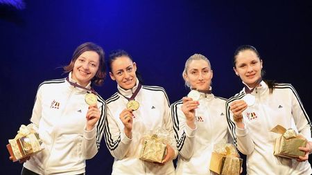 GALERIE FOTO: România a câștigat aurul la Cupa Mondială la spadă fete de la Doha! Am învins China în finală cu 19-18!