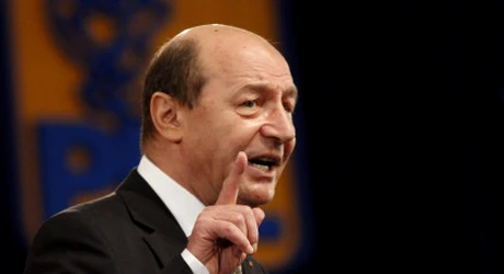 Băsescu aprinde scena politică. Anunț uluitor: Ești atât de prost încât...