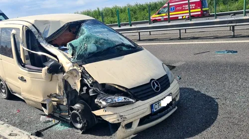 Meci amânat în România, după ce microbuzul echipei a făcut un accident groaznic pe autostrada A2. Mai mulți jucători au fost transportați la spital