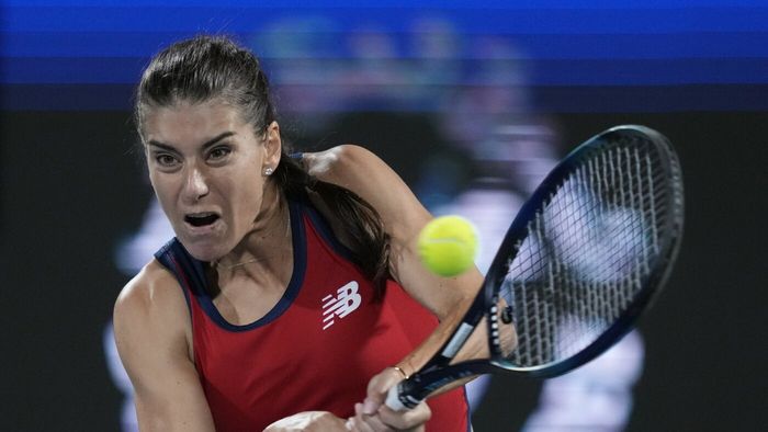 Sorana Cîrstea a scris istorie la Dubai! În timp ce Simona Halep a intrat în „purgatoriul” carierei sale, rivala de-o viață înflorește