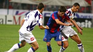 L-au vrut doar la TV!** Steaua nu a făcut nicio ofertă! Dacă pleacă Latovlevici roș-albaștrii rămân descoperiți: "El ar accepta să vină"