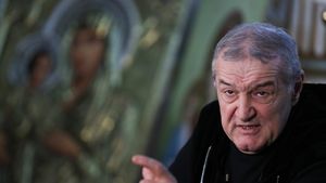 Ce se ascunde, în realitate, în gestul lui Gigi Becali de a dori să treacă acțiunile de la FCSB pe numele surorii Domnica! Dezvăluiri incendiare despre averea miliardarului, care ar fi fost împărțită în secret: „Are nu știu ce proces, a dat tot ca să se protejeze”