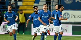 Farul Constanța – CFR Cluj 5-1, în a 5-a etapă a play-off-ului din Superliga. Campioana dă de pământ cu echipa din Gruia și urcă pe locul 2
