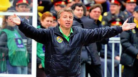Dan Petrescu e IDOL pentru elevii săi!** Cum a reușit "Bursucul" să-i cucerească definitiv