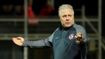 Marius Șumudică a întrerupt interviul și a plecat în mijlocul lui, furios din cauza jurnaliștilor: „E o întrebare chiar idioată!”