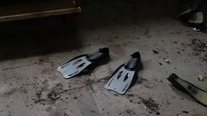 Imagini deplorabile din bazinul unde David Popovici și restul înotătorilor olimpici ar fi trebuit să intre zilnic! Așa arată dezastrul din complexul „Lia Manoliu”: televizoare, o păpușă gonflabilă și rugină cât cuprinde