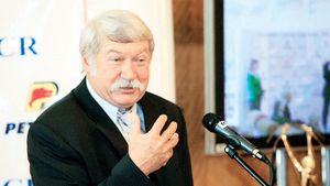 Omul care a pregătit perfecțiunea în gimnastică prevede un turneu bun pentru România!** Bela Karolyi: "România va fi pe podium la echipe"