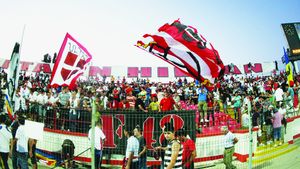 Din Olt și până-n Gorj și până-n "Groapă"! Dinamoviștii l-au omagiat pe Păunescu