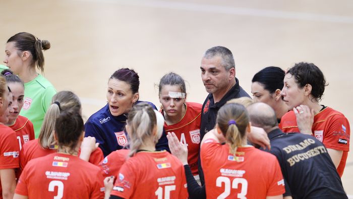 "New Dinamo", un proiect sub semnul întrebării. "Din ce plătesc fetele? Pentru că noi nu ne-am luat nici acum banii de anul trecut". Din cauza restanțelor financiare la fete, campioana României la masculin are transferurile blocate! 